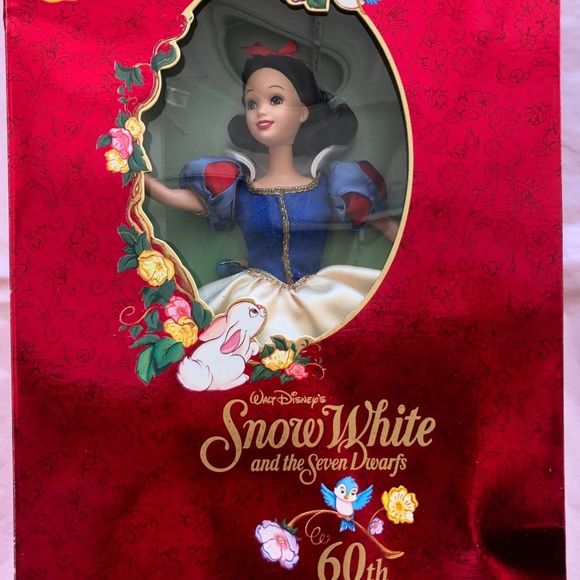 Snow white Barbie - Picture 2 of 5